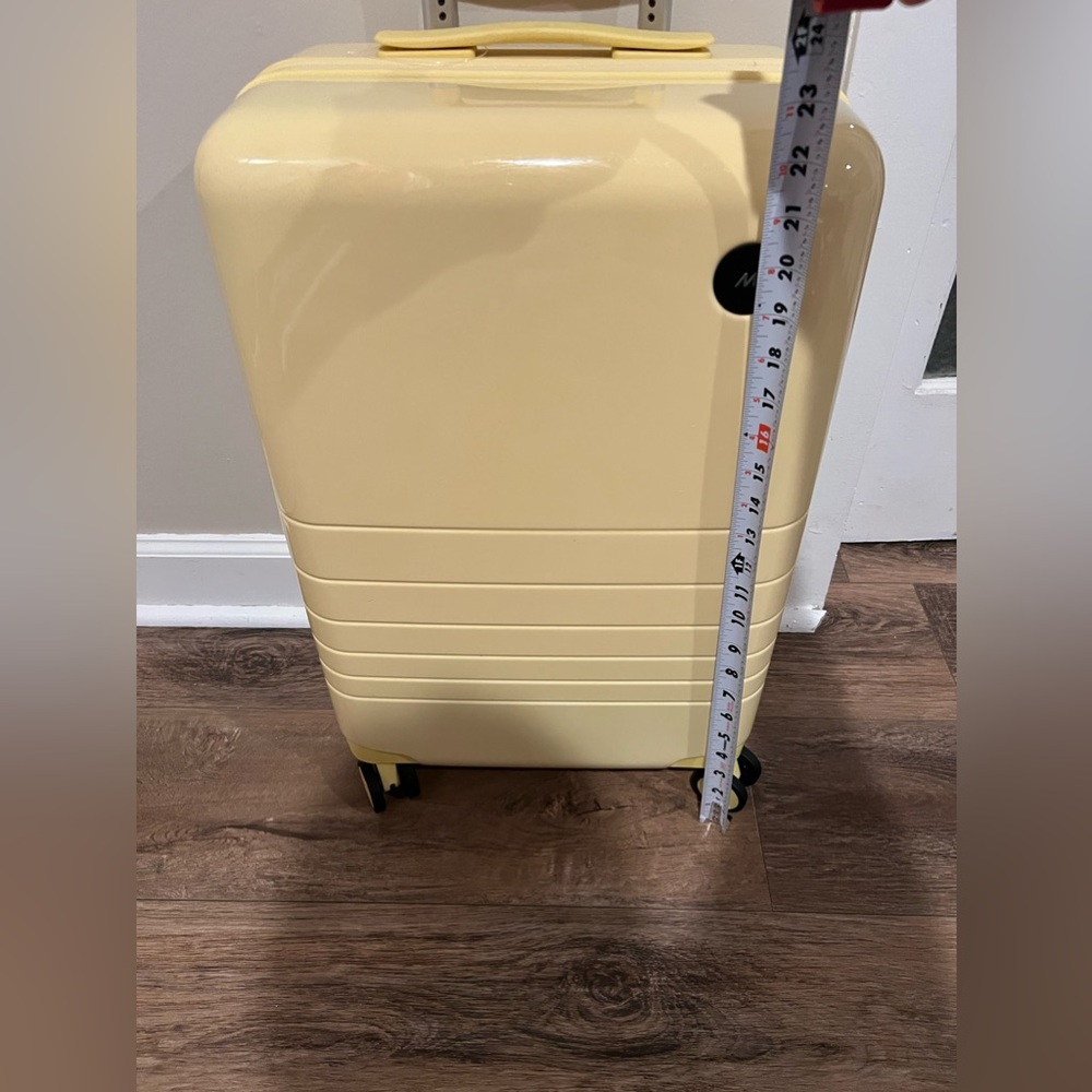 MONOS CARRY ON PLUS Limited EditionBanana Pudding Glossy SuitcaseLuggage